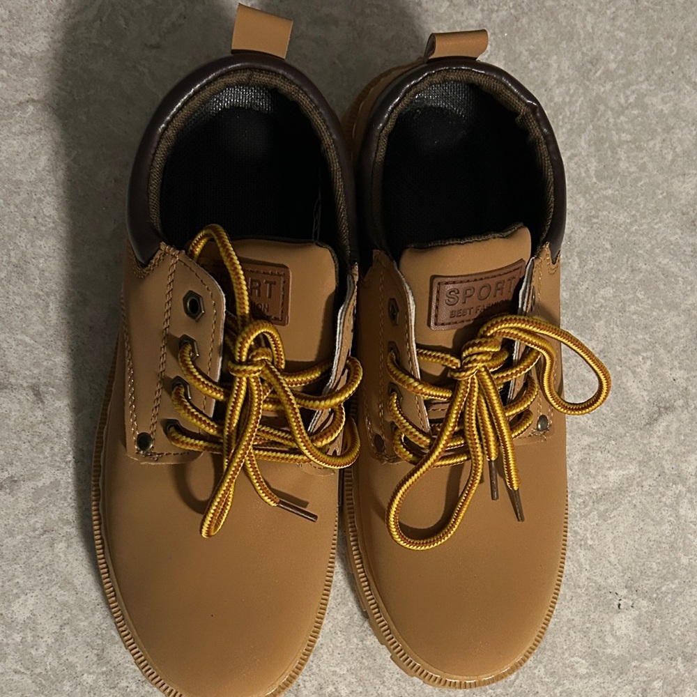 BEAST FASHION Tan Sneakers with Yellow Laces